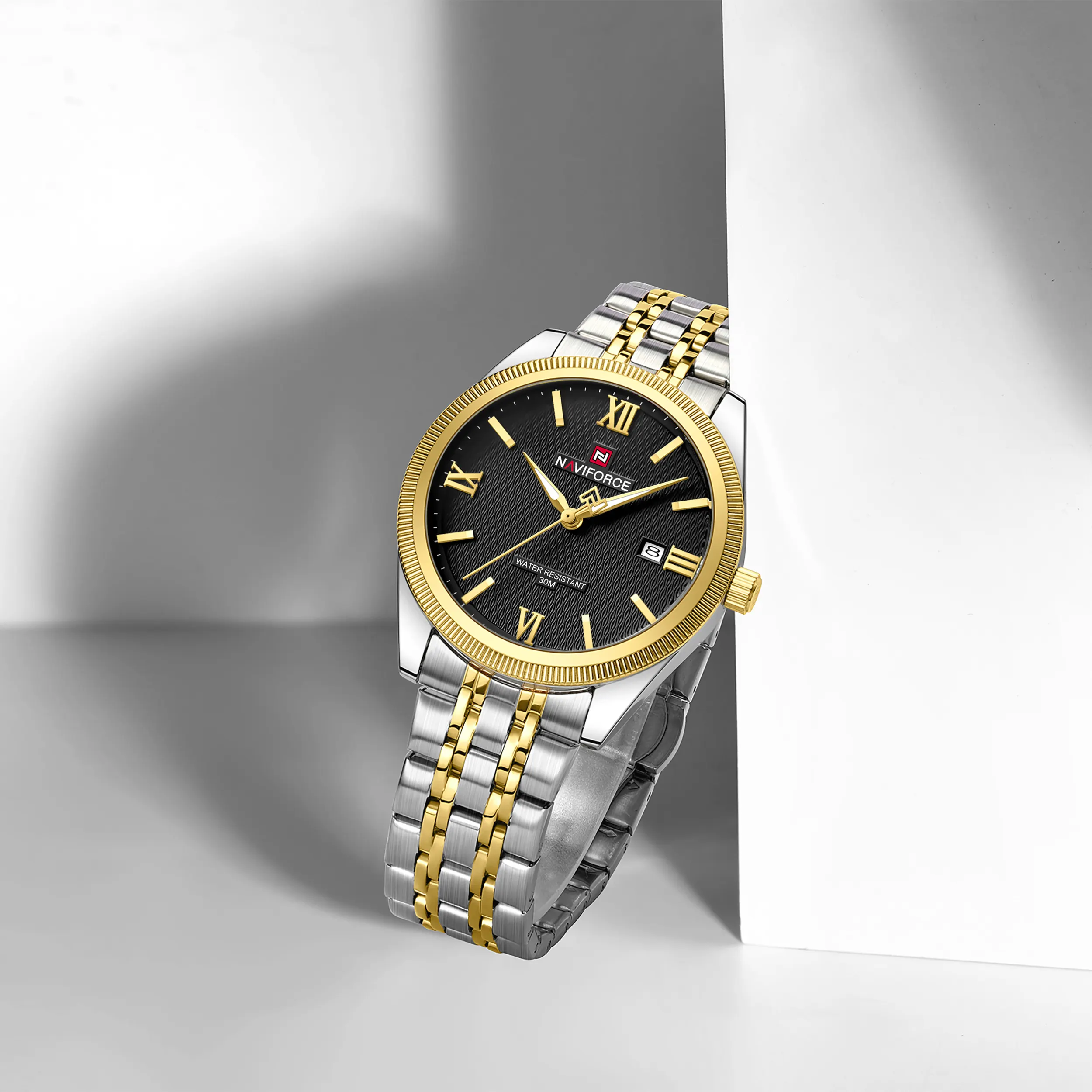 NAVIFORCE NF9282 Men's Quartz Watch – 42mm Stainless Steel Date Display Watch
